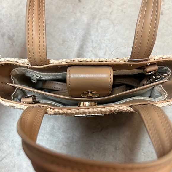 Handbag - Picture 4 of 7